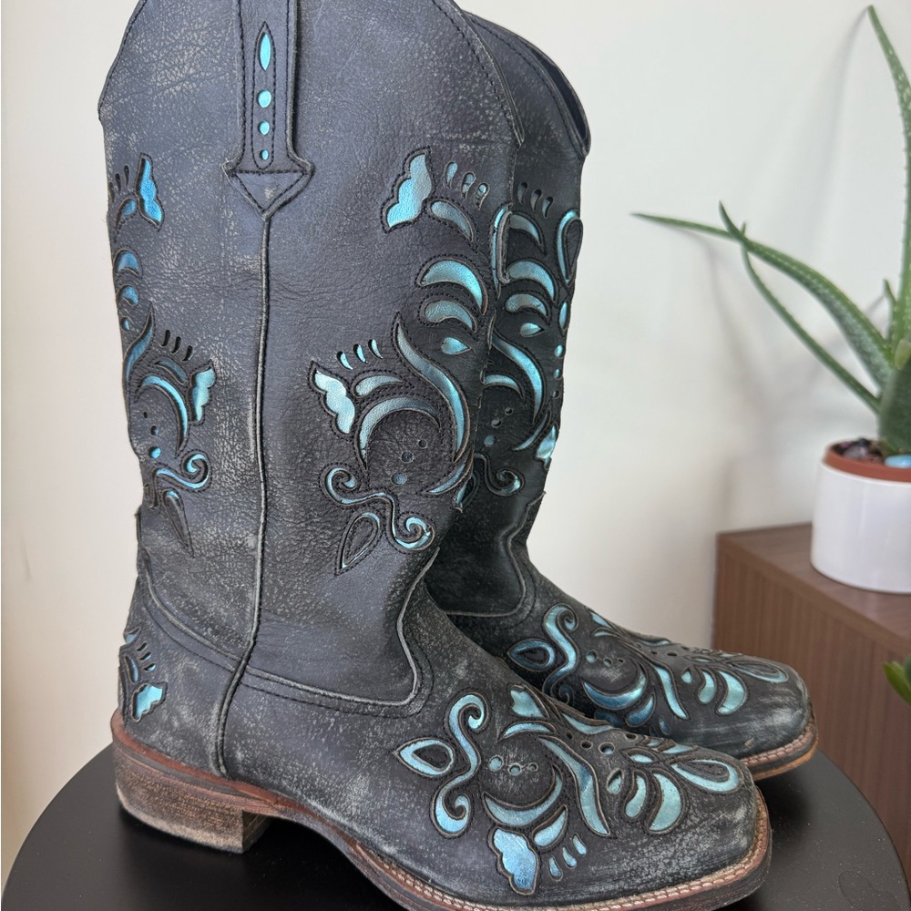 Metallic Blue Distressed Western Boots